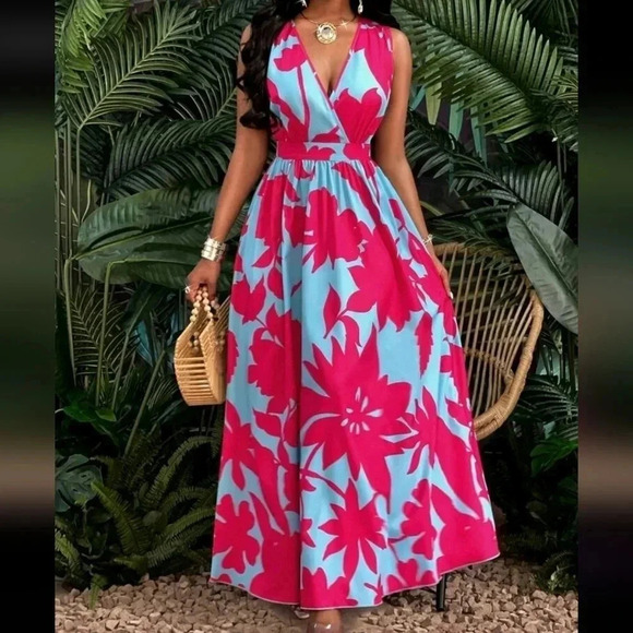 Tropical PrintDeep V Neckline Cinched Waist FitAnd Flare Dress - Picture 2 of 5